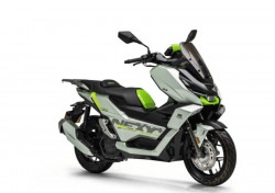 Tumoto_Nexy_125_,_hybrid,motokladno,slany,zelena